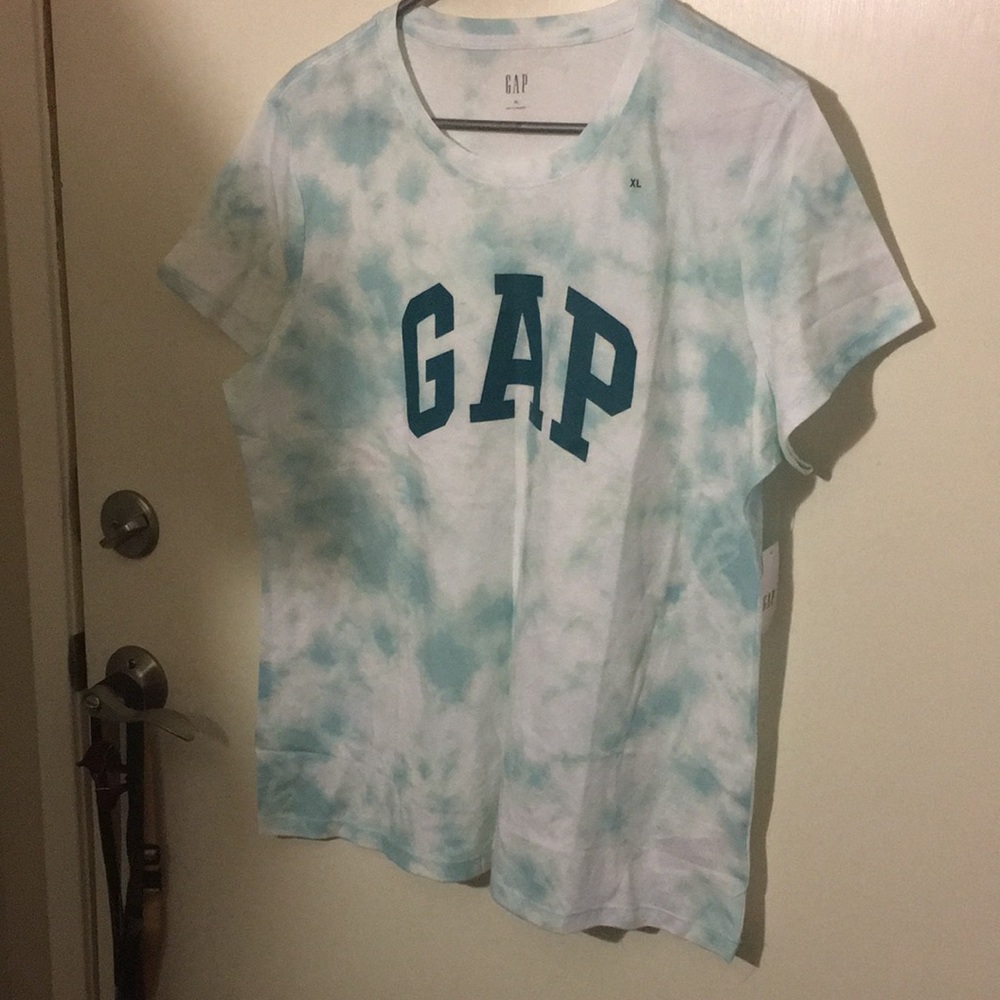 Gap Green and White tie die T-shirt
